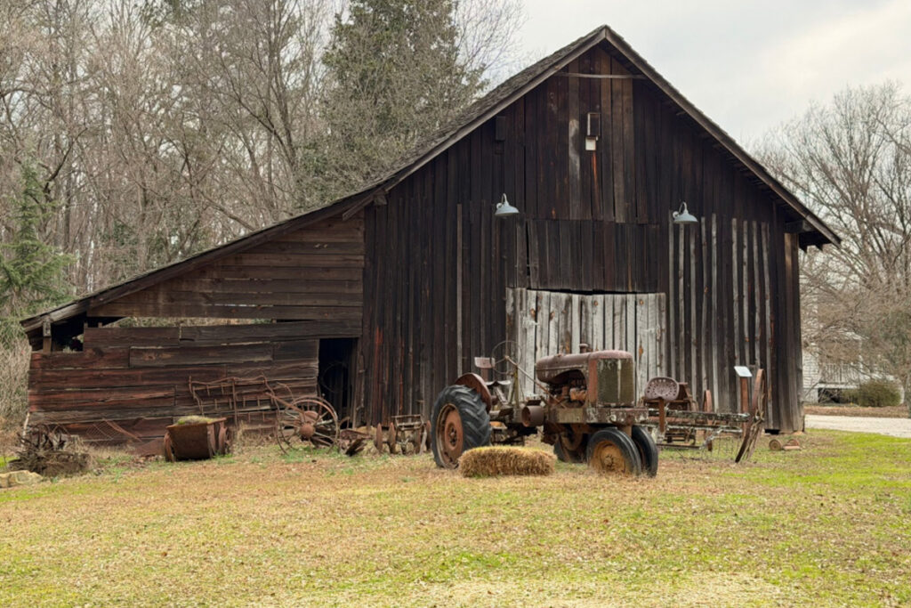 Old Barn © Sara Micklos