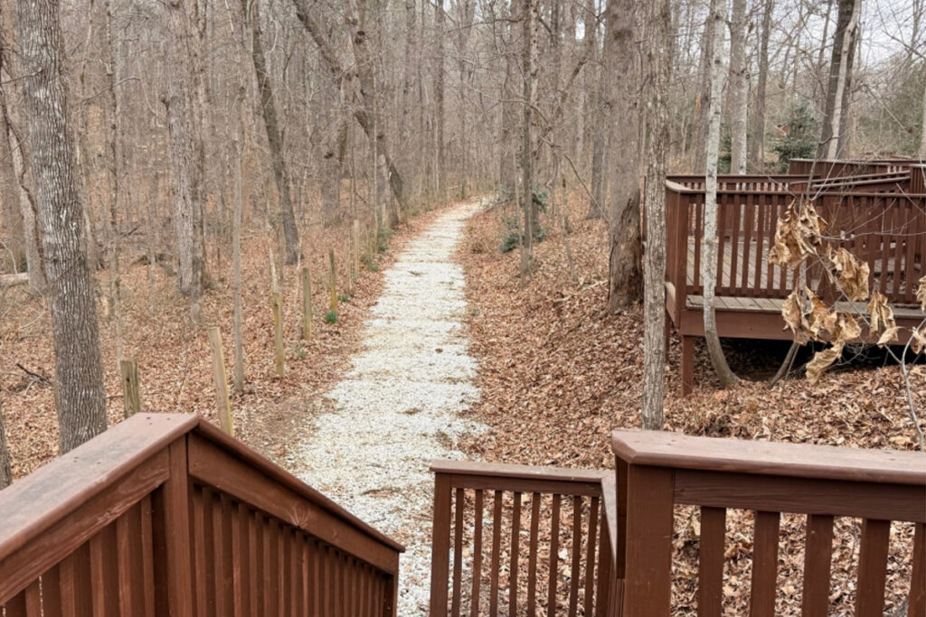 Gravel path near platforms © Sara Micklos