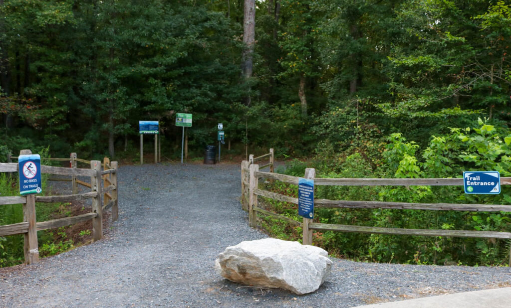 SaraMicklos DiscoveryParkAtTheRiverline TrailEntry